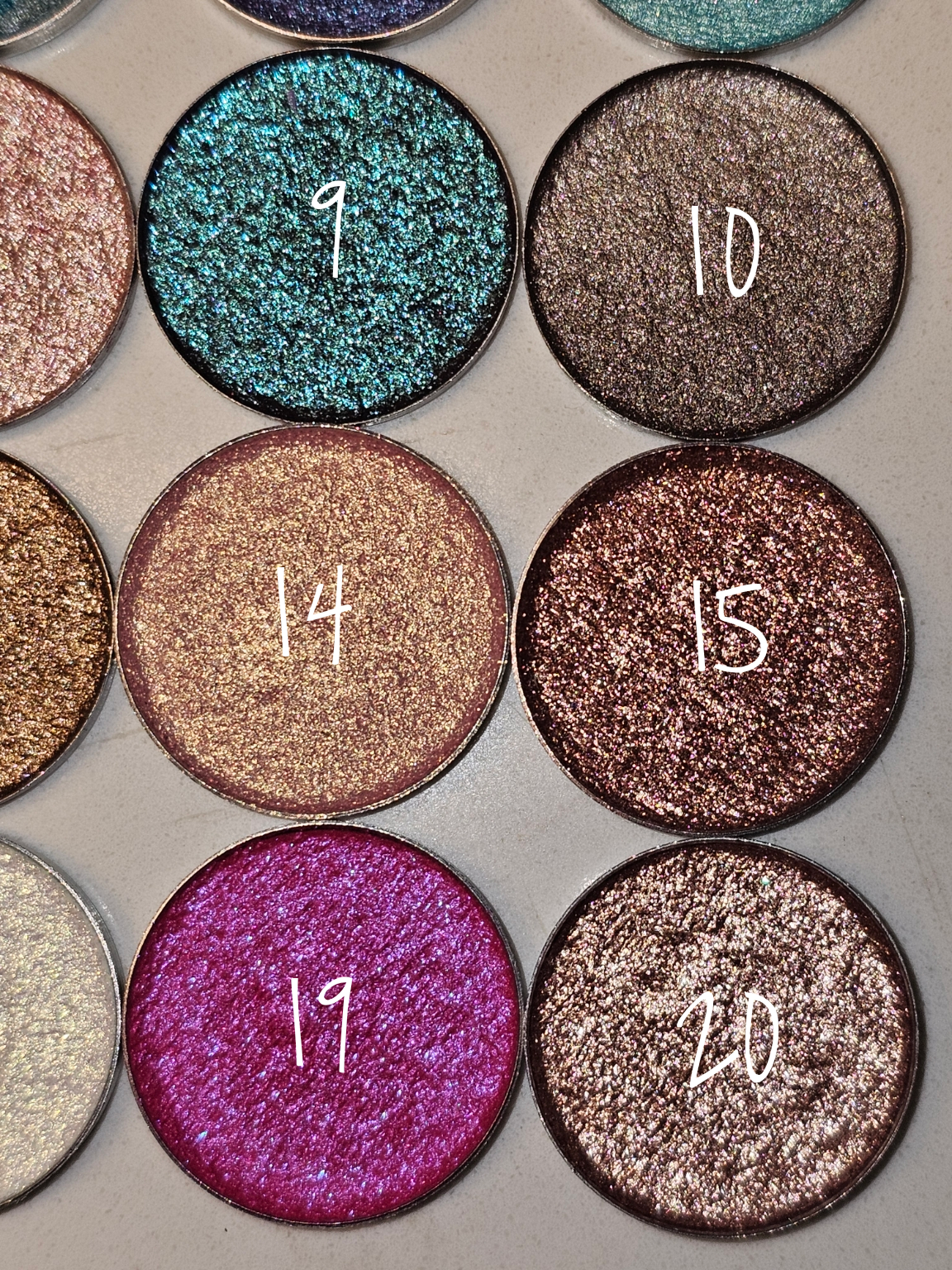 Pressed eyeshadow singles