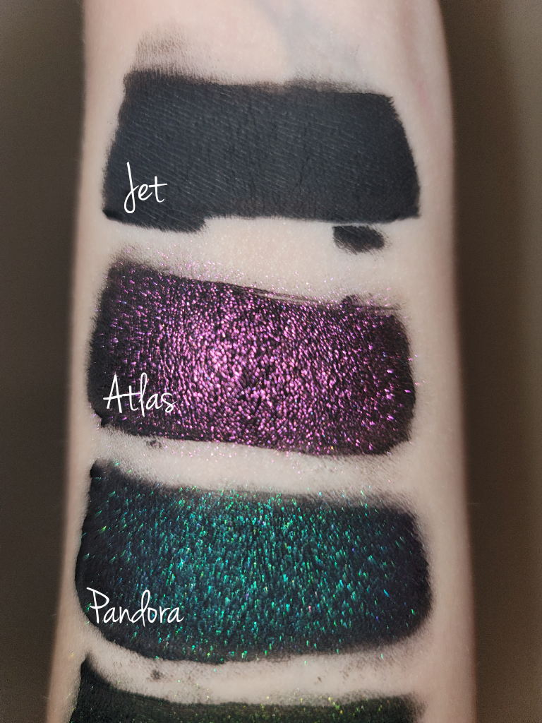 Multichrome eyeshadow singles