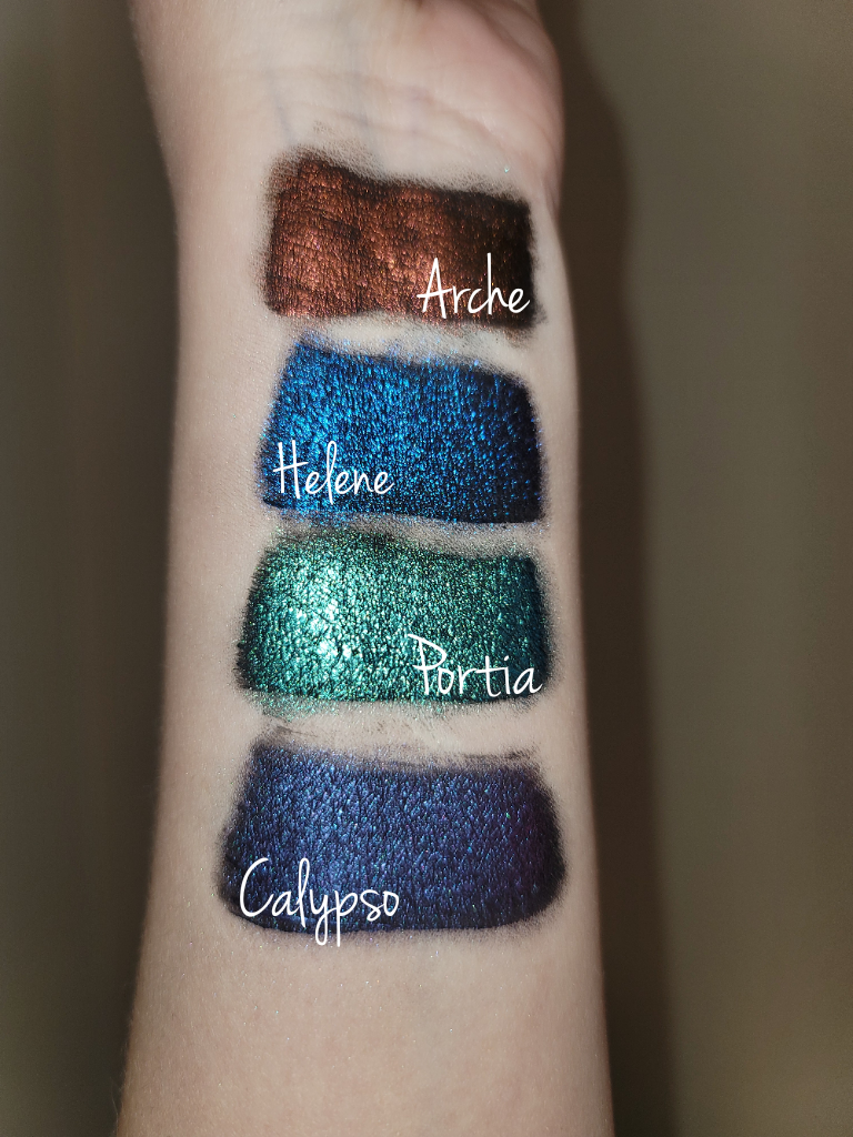 Multichrome eyeshadow singles