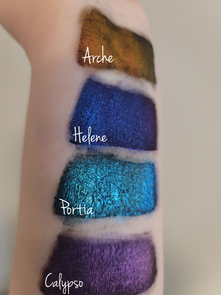 Multichrome eyeshadow singles